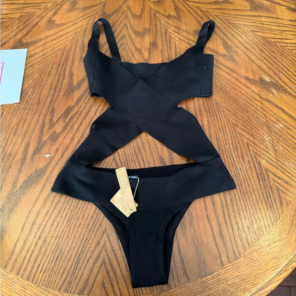 SKIMS black cut