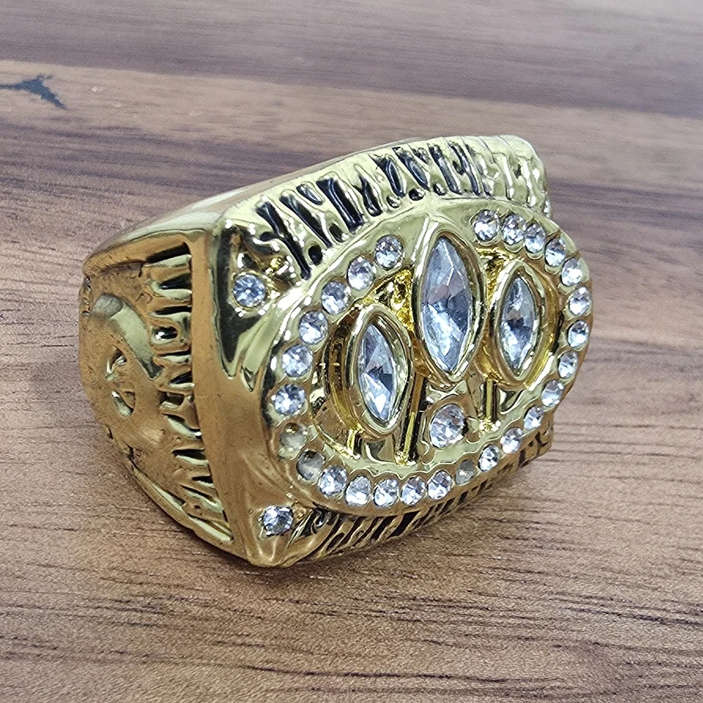 San Francisco 49ere Championship Ring  Size 11 Gold‎ 1988 Montana