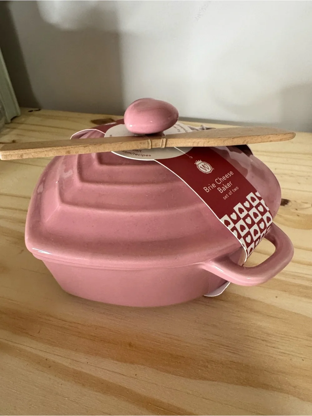Brie Cheese Baker with Spreader - Pink
