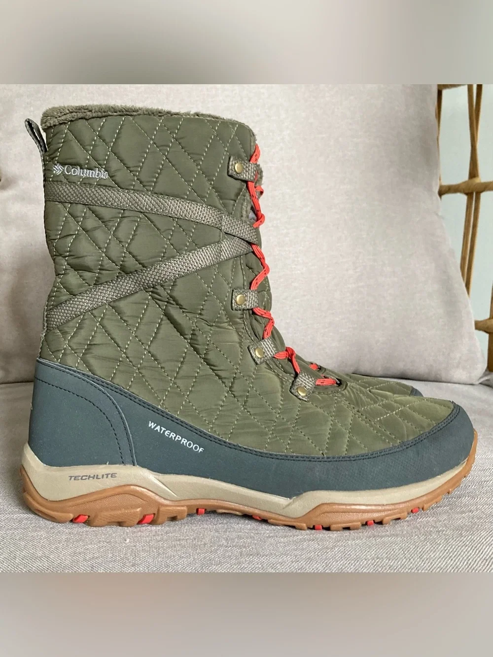 Columbia Clayton Cliffs Mid Omni-Heat Waterproof Winter Snow Boots Wmns 10