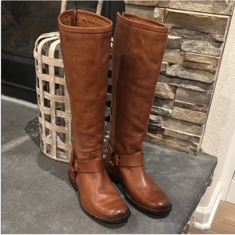 Frye elegant brown