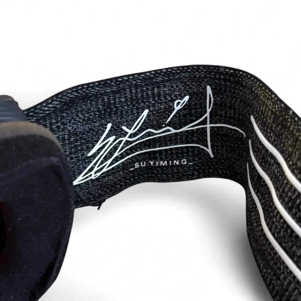 Oakley #snowboarding light scratches
