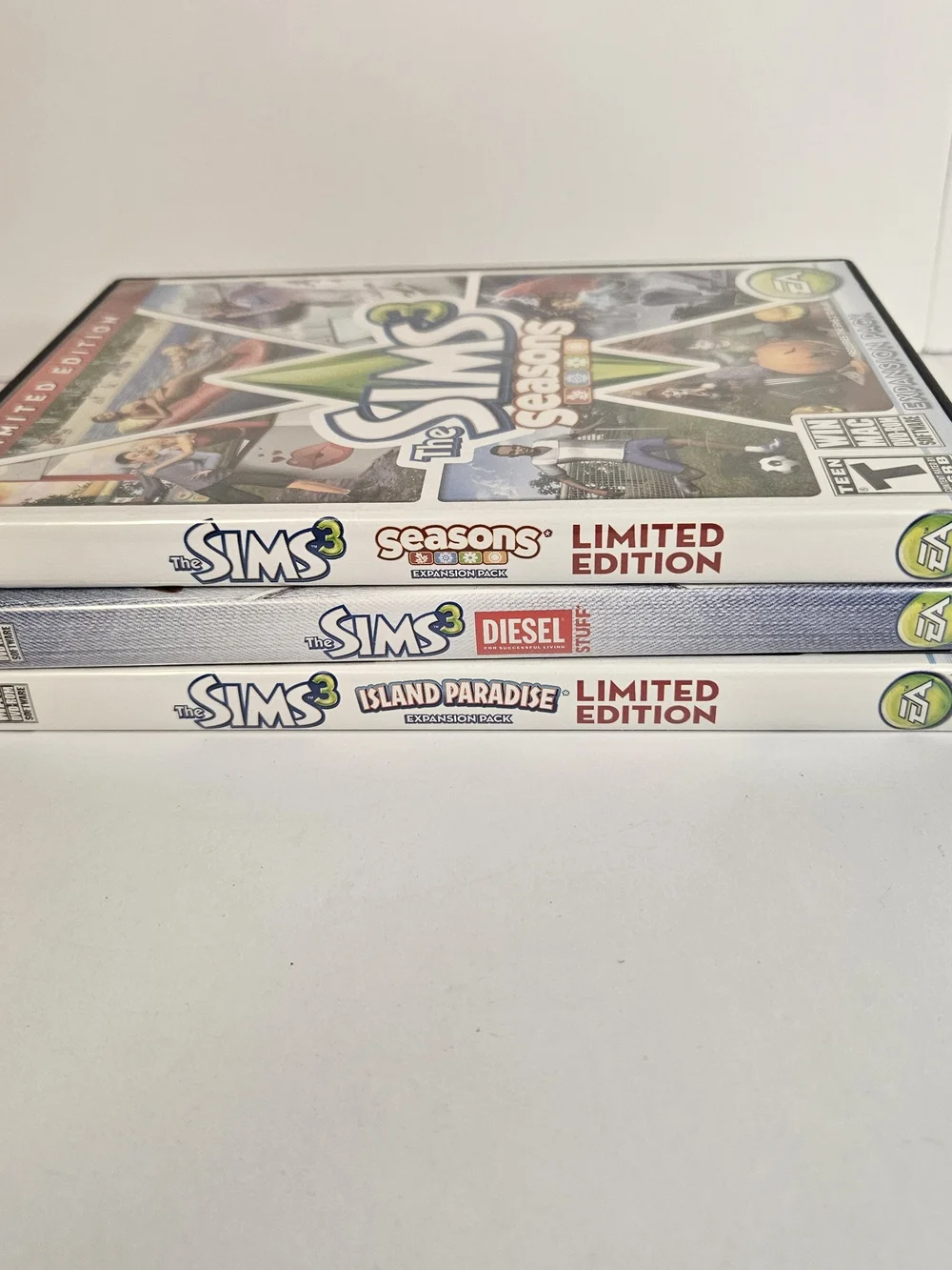Diesel The Sims 3 Collection - White and Blue Covers