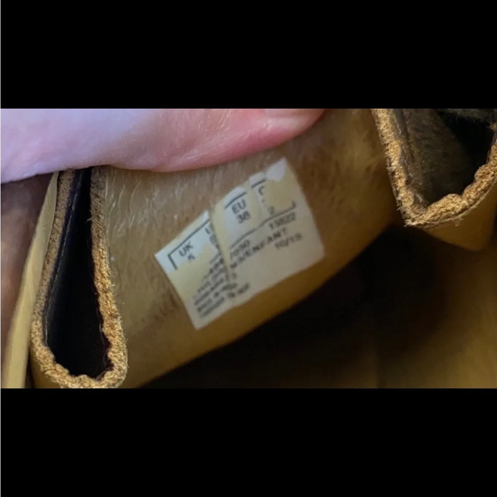 Clarks up leather boots