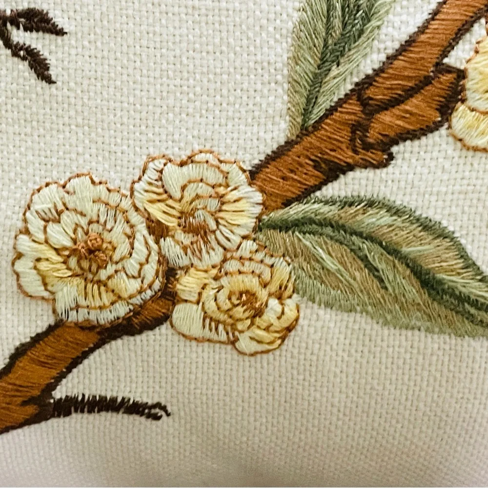 POTTERY BARN LINEN COTTON EMBROIDERED THROW PILLOW 16x26