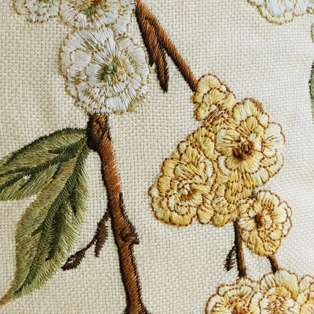 POTTERY BARN LINEN COTTON EMBROIDERED THROW PILLOW 16x26