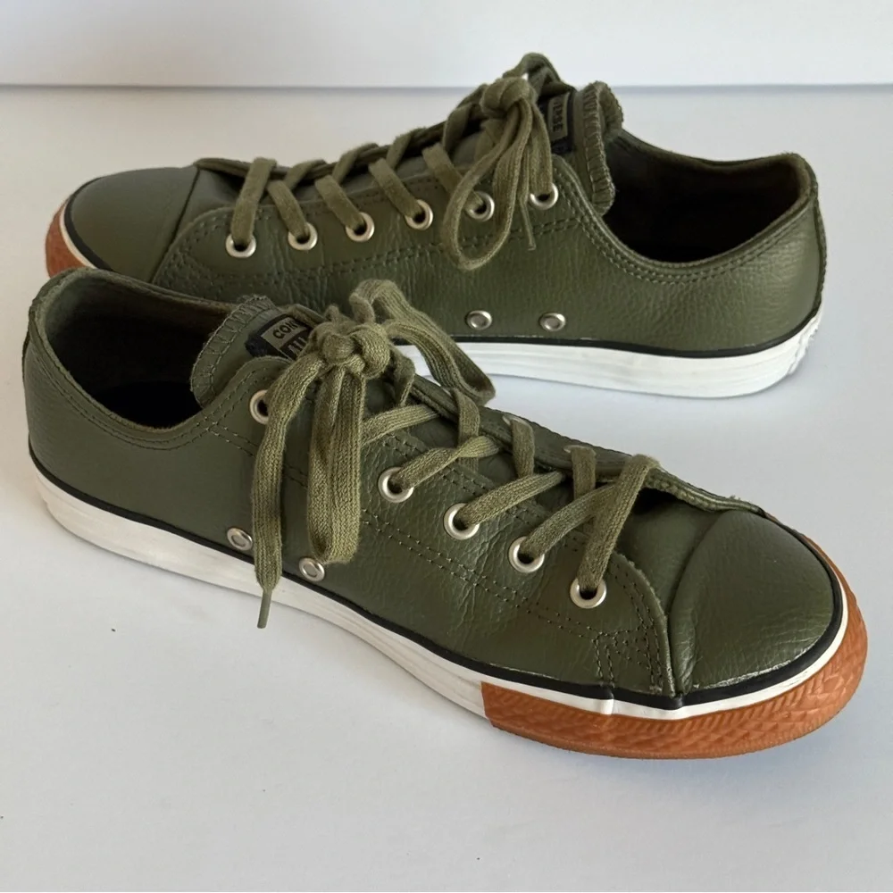 Converse step out