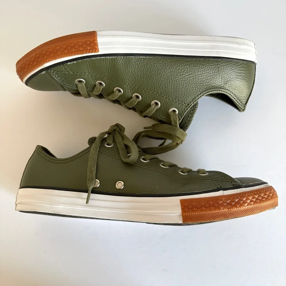 Converse step out