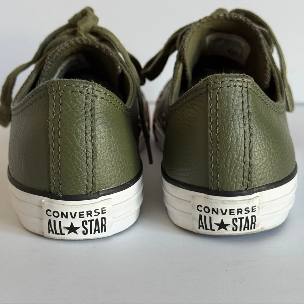 Converse step out
