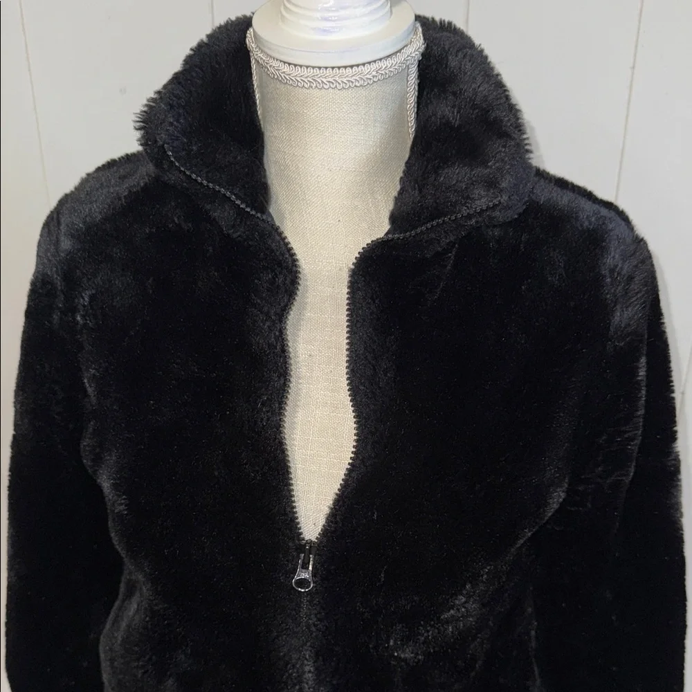 GAP cozy black