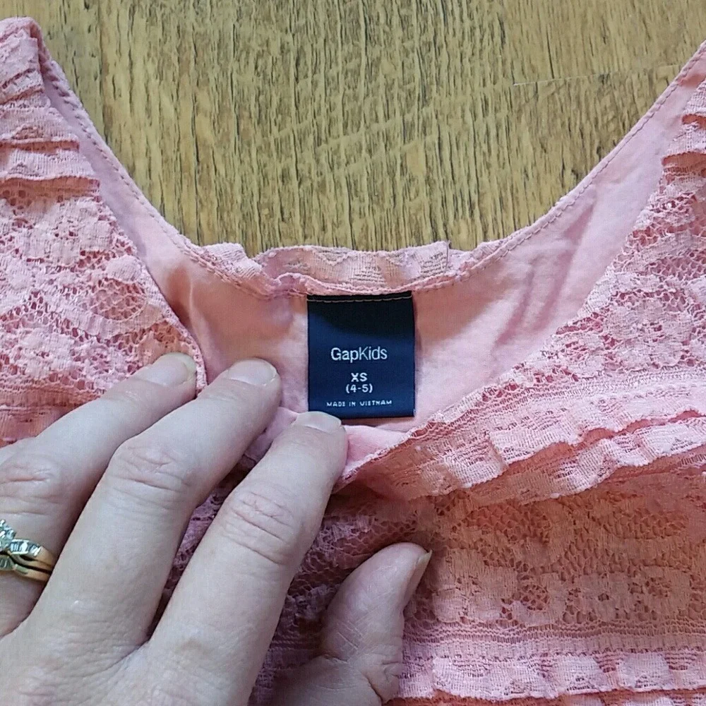 GAP coral lace