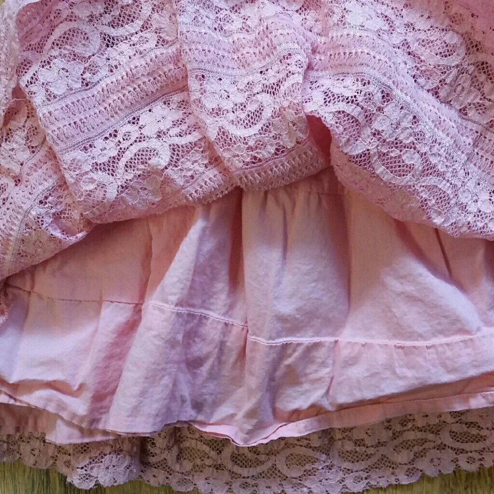 GAP coral lace