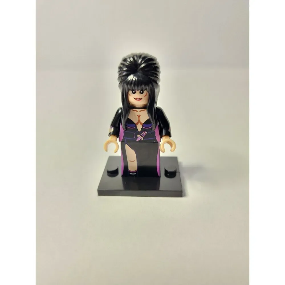 Custom Elvira Minifigure – Mistress of the Dark