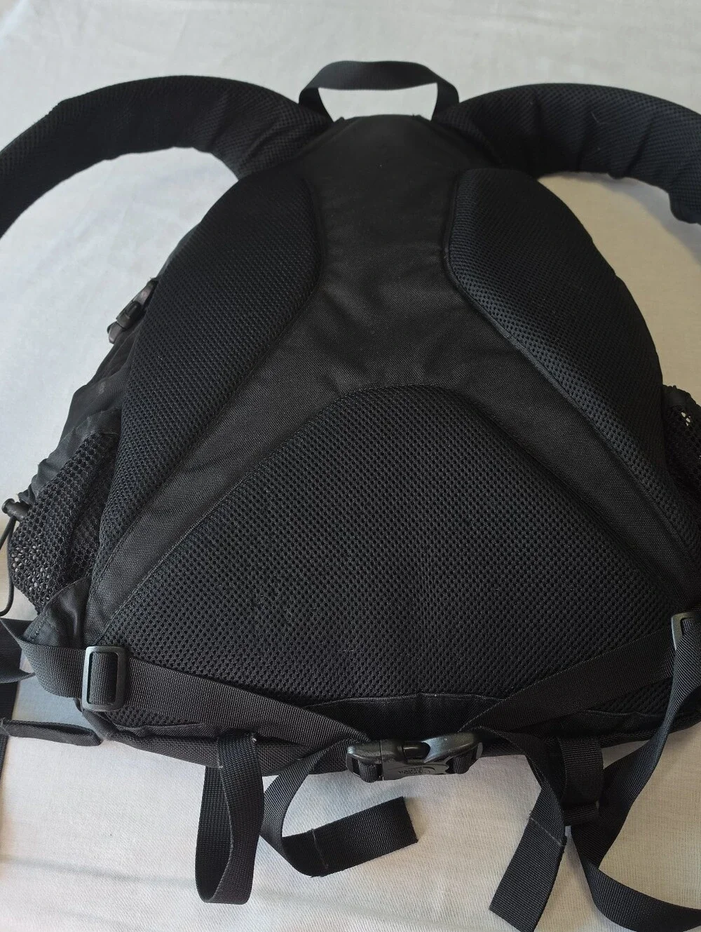 The North Face Recon Hiking Backpack Black FlexVent Padded Straps Back Laptop