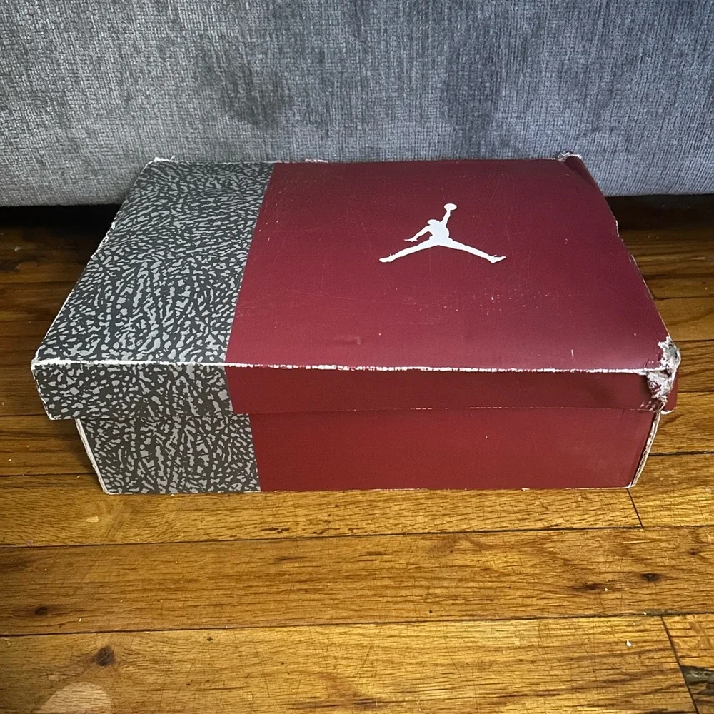 Jordan retro empty