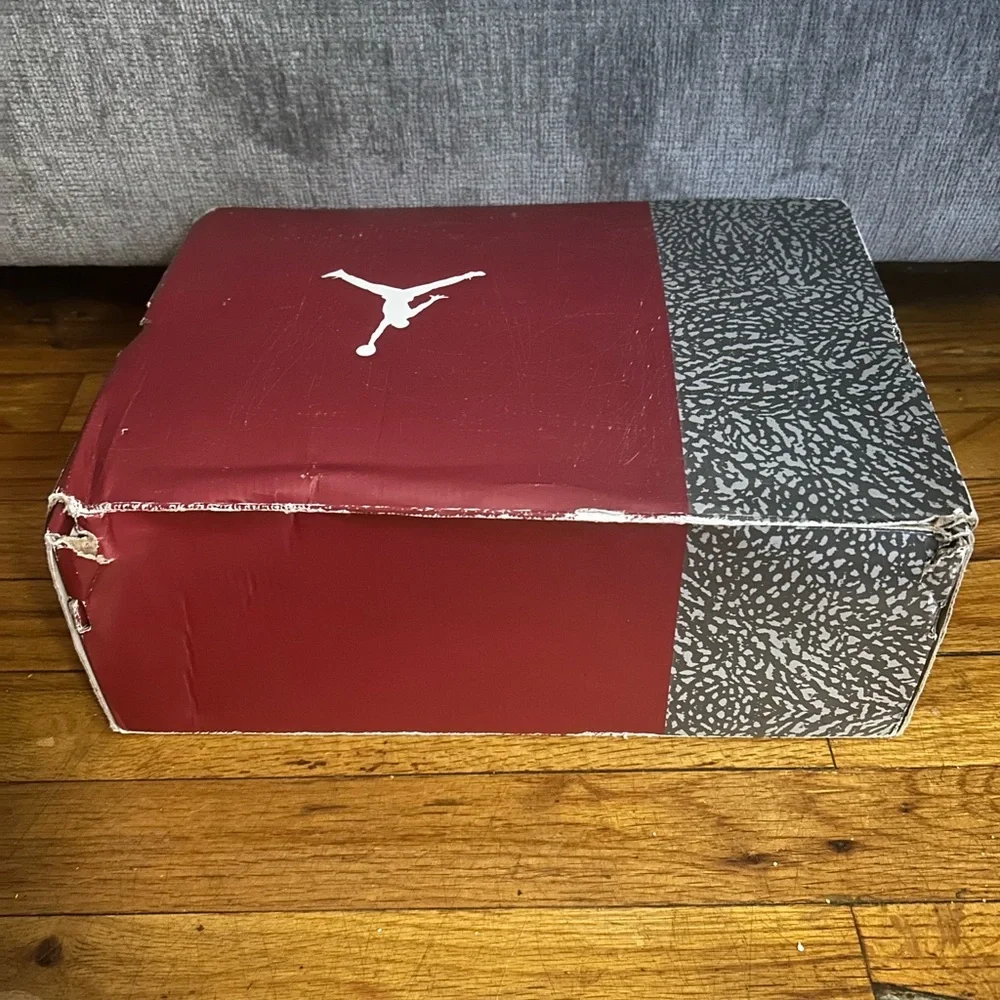 Jordan retro empty
