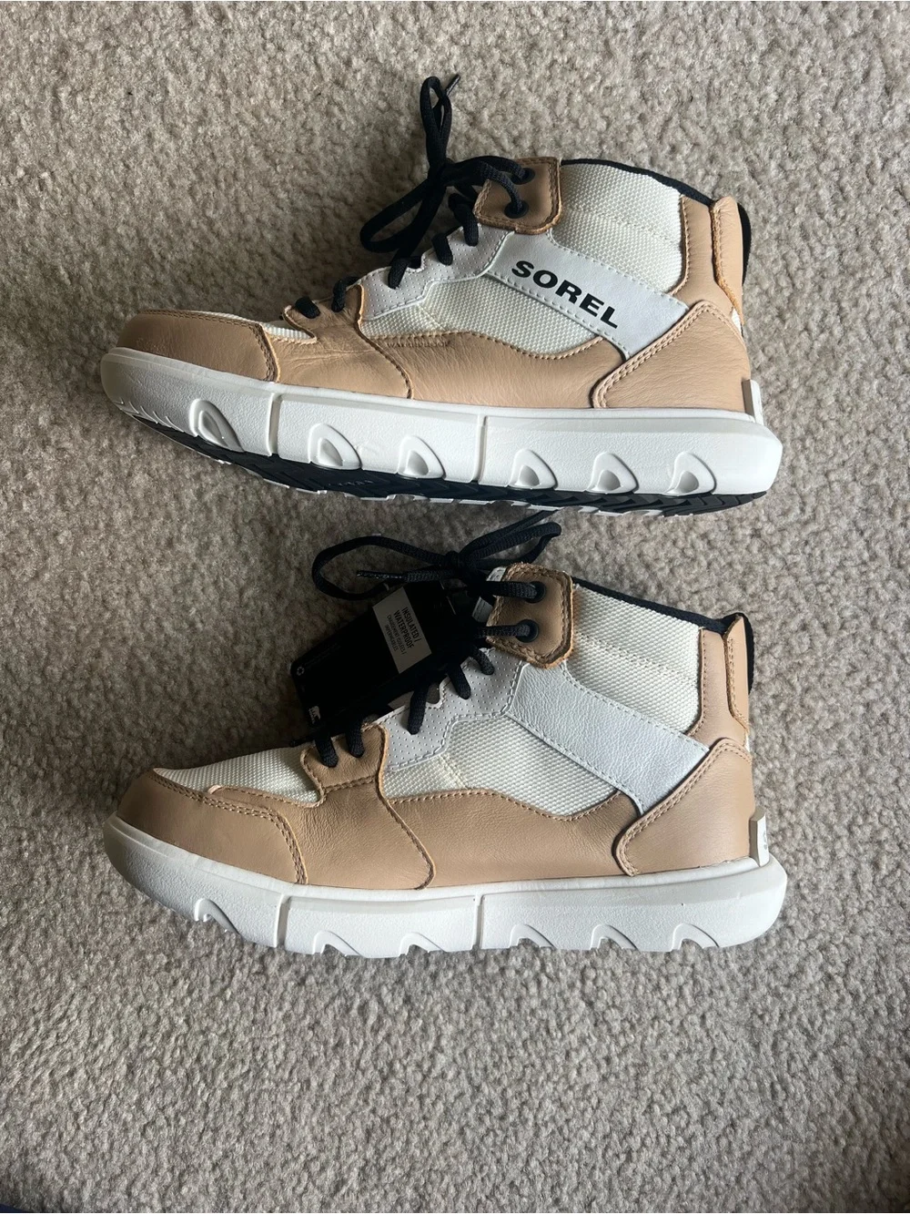 Sorel Explorer II - Sneaker Boots - Women’s Size 9 - New With Tags