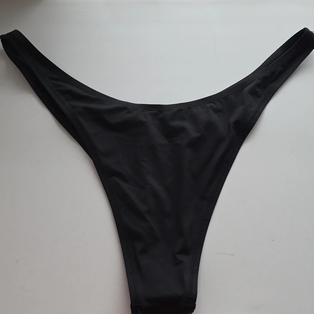 SKIMS sleek black