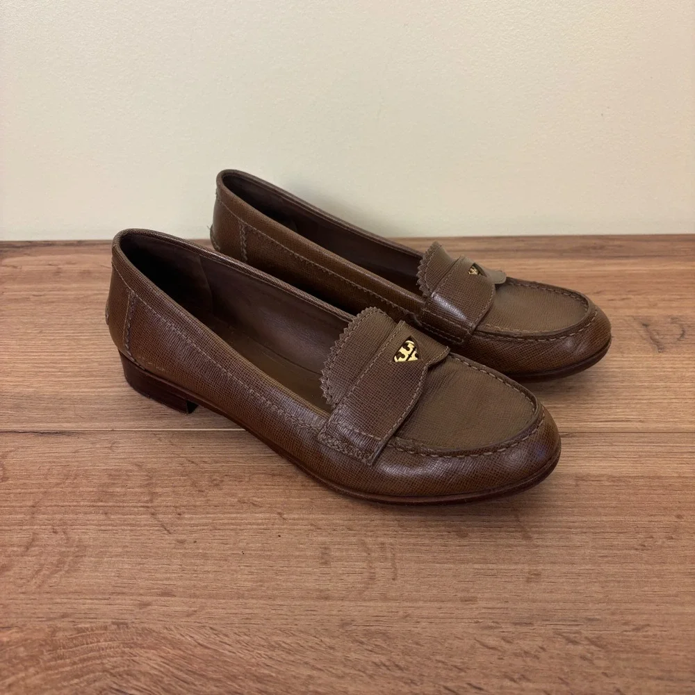 Tory Burch Brown Leather Loafers with Gold Logo Accent