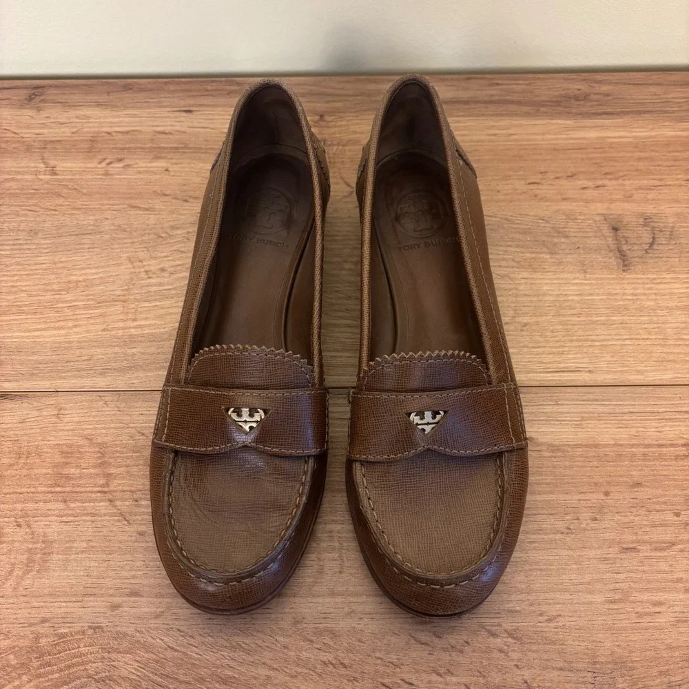 Tory Burch Brown Leather Loafers with Gold Logo Accent