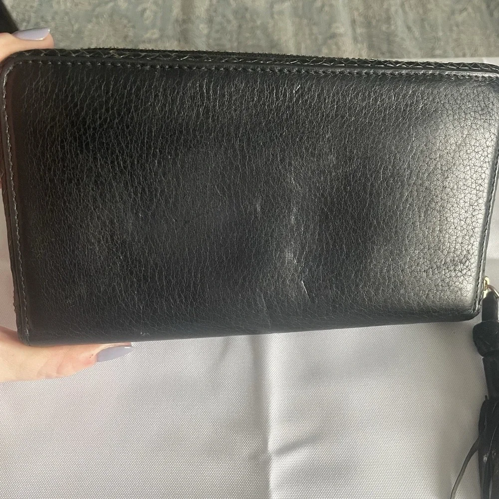 Tory Burch Taylor Zip Continental Wallet in Black Pebbled Leather With Tassel