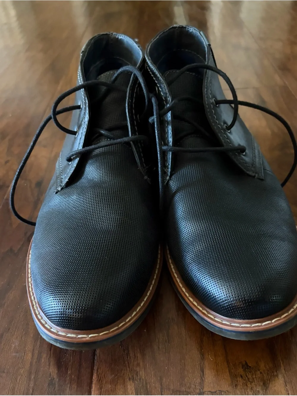 Steve Madden closure wear contrasting