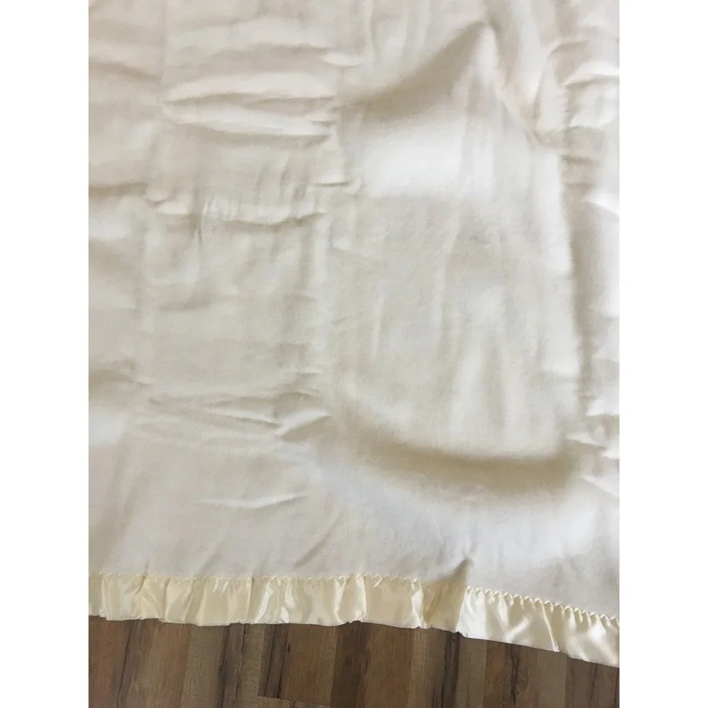 N/A free ivory shown