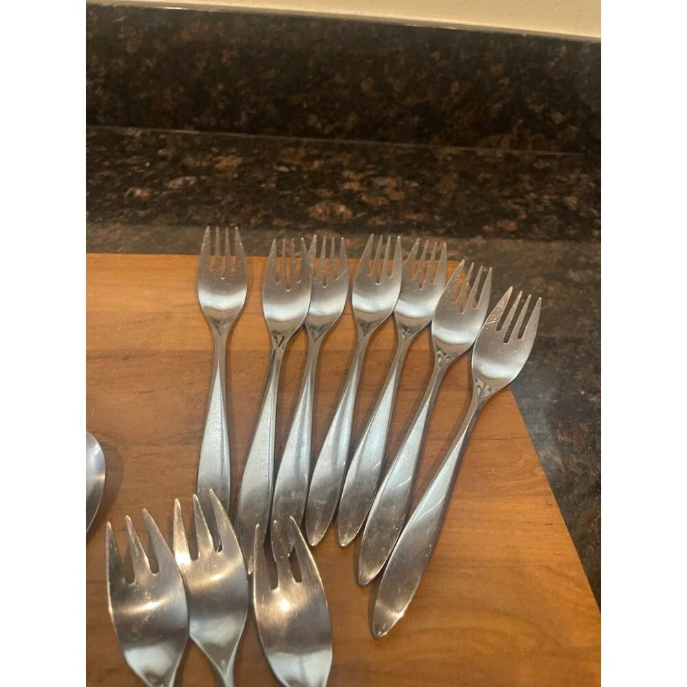International Stainless - LUCERNE - 27-Piece Flatware Set