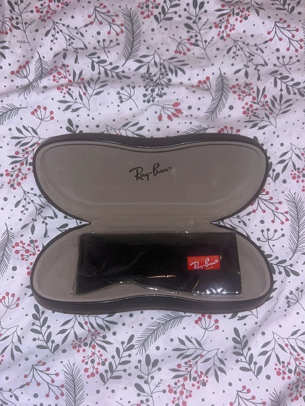 Ray-Ban hinge sunglasses
