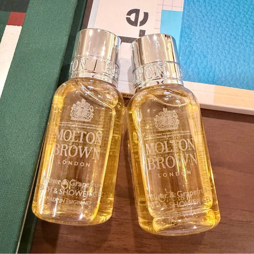 Molton Brown London Vetiver & Grapefruit bath & shower‎ gel