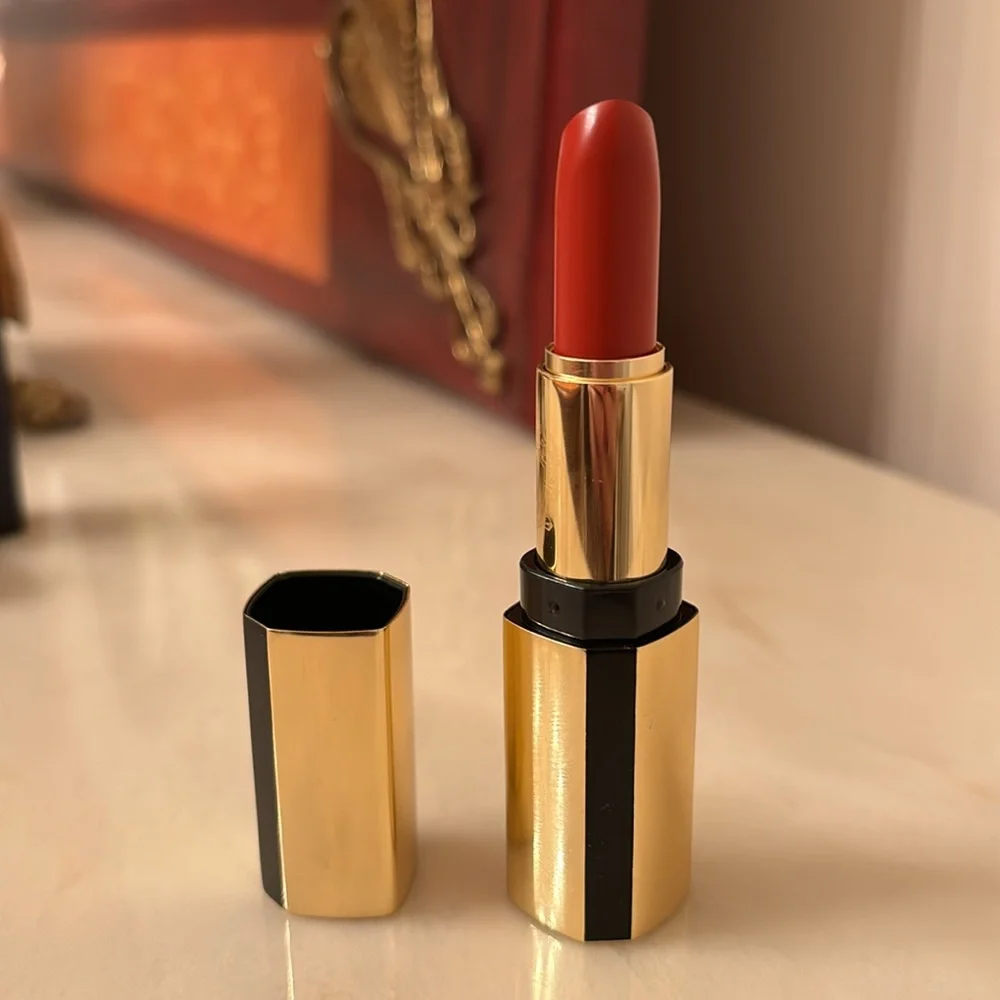 Bobbi Brown brand new