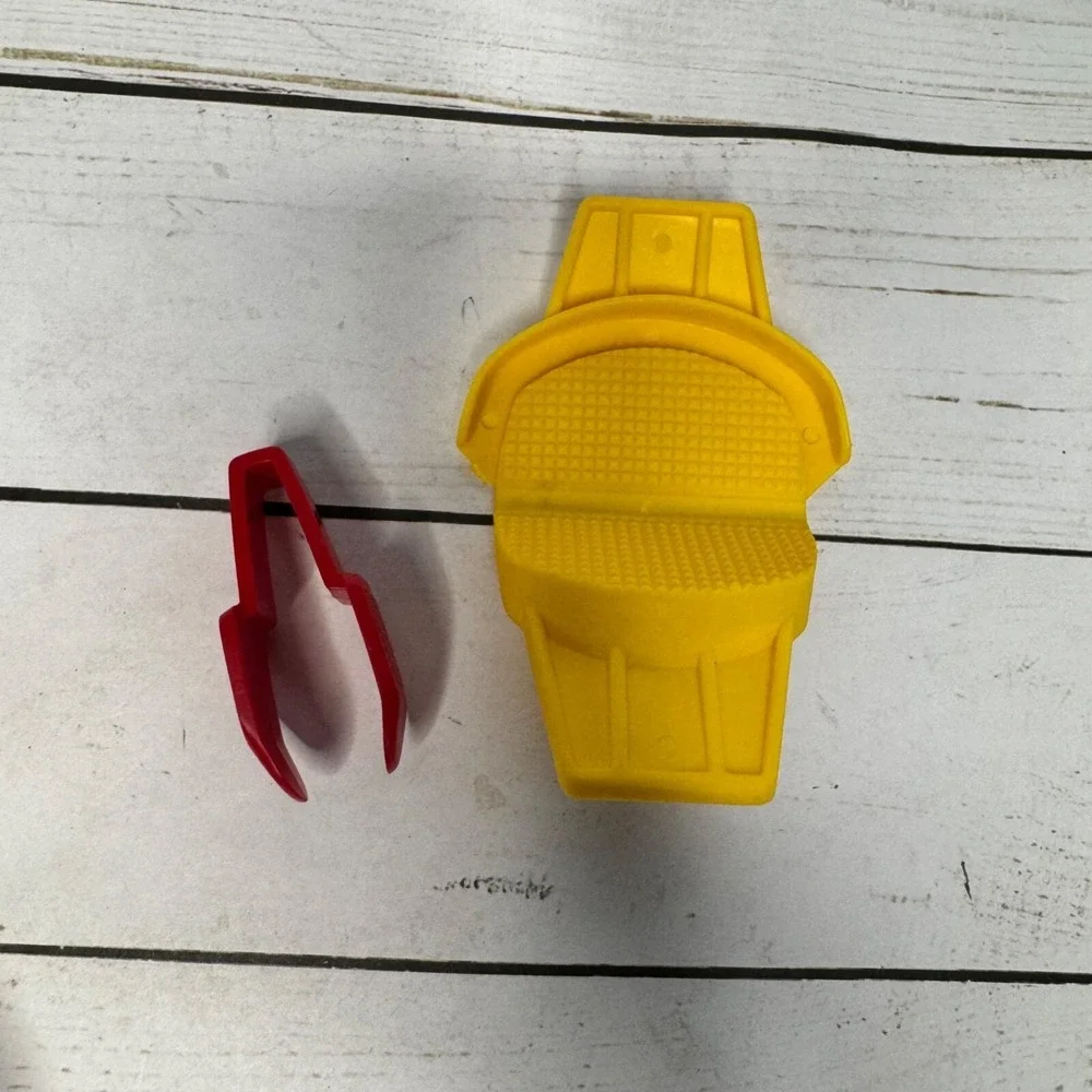 Tupperware vintage scoops you
