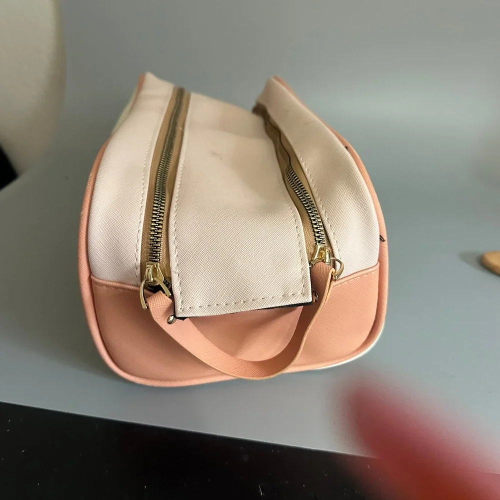 N/A charming cosmetic