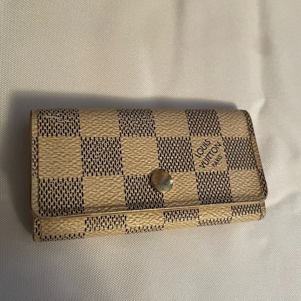 Louis Vuitton questions leave