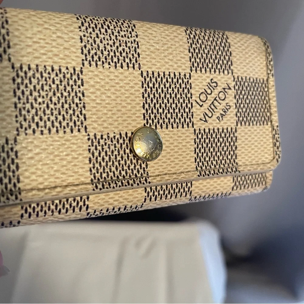 Louis Vuitton questions leave