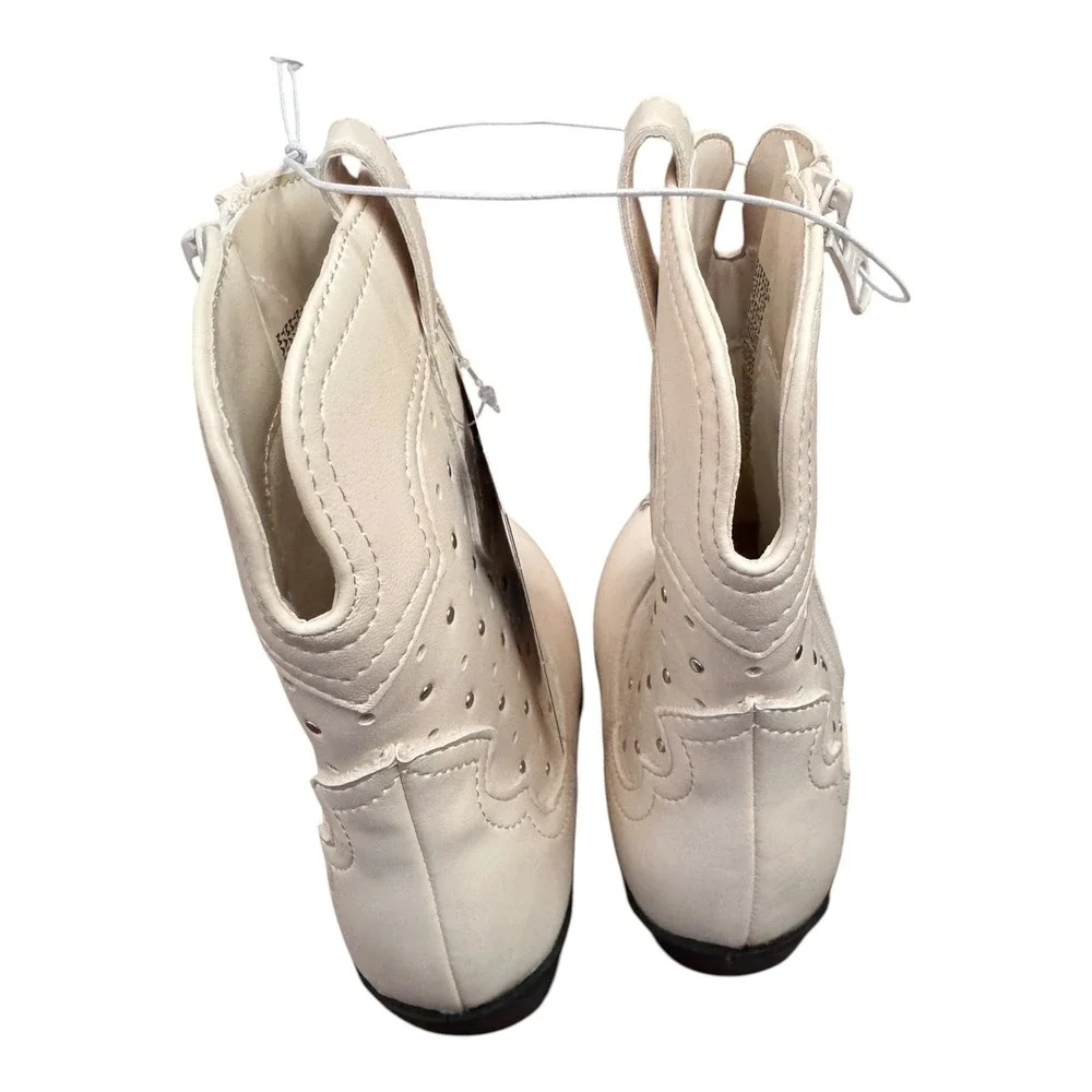 Art Class Girls Jovi Western Cowboy Boots Off White Studded Side Zip Size 13 NEW