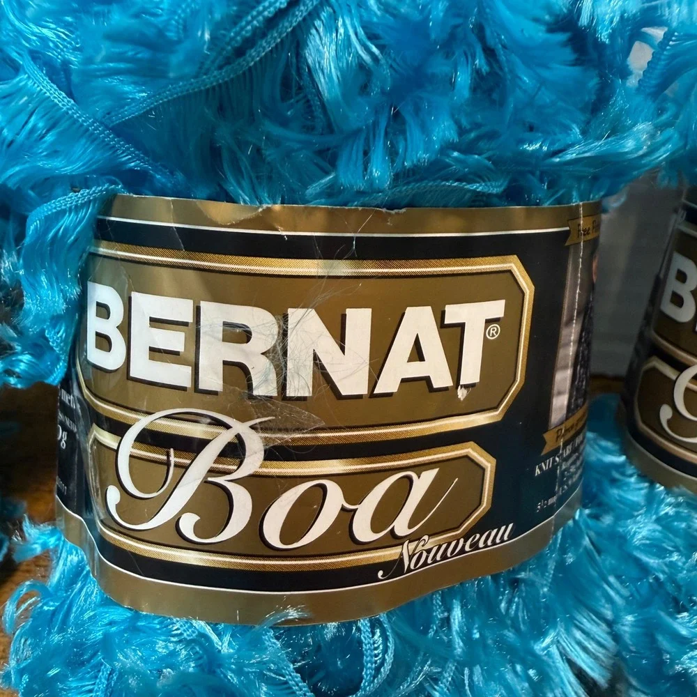 Bernat type scarf