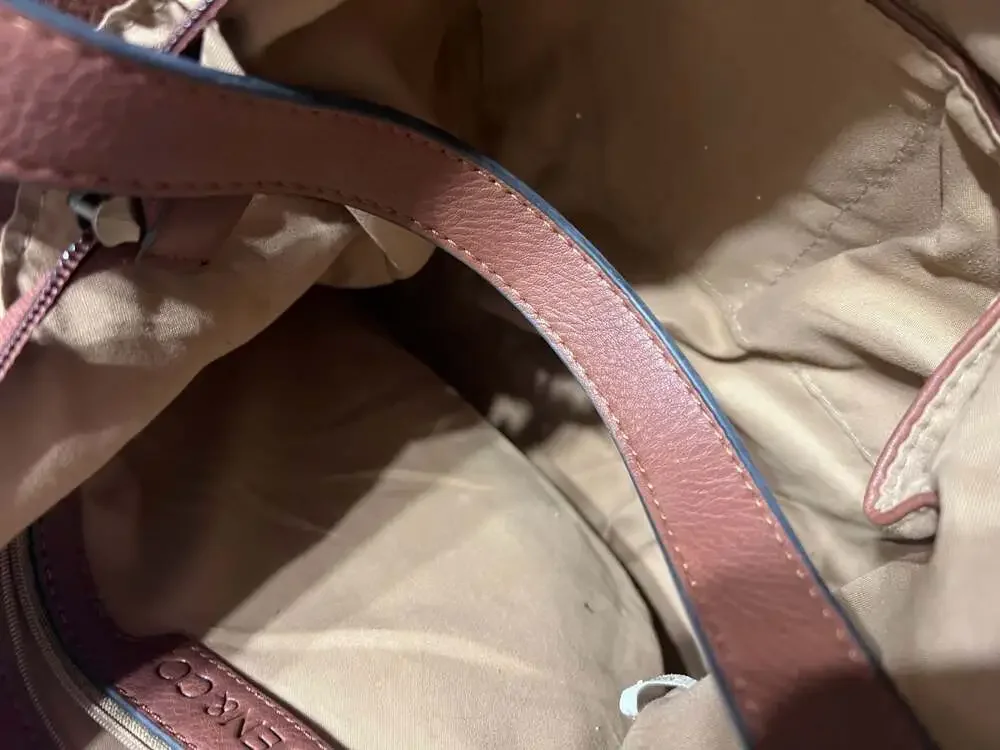 Jen & Co. ready leather spacious