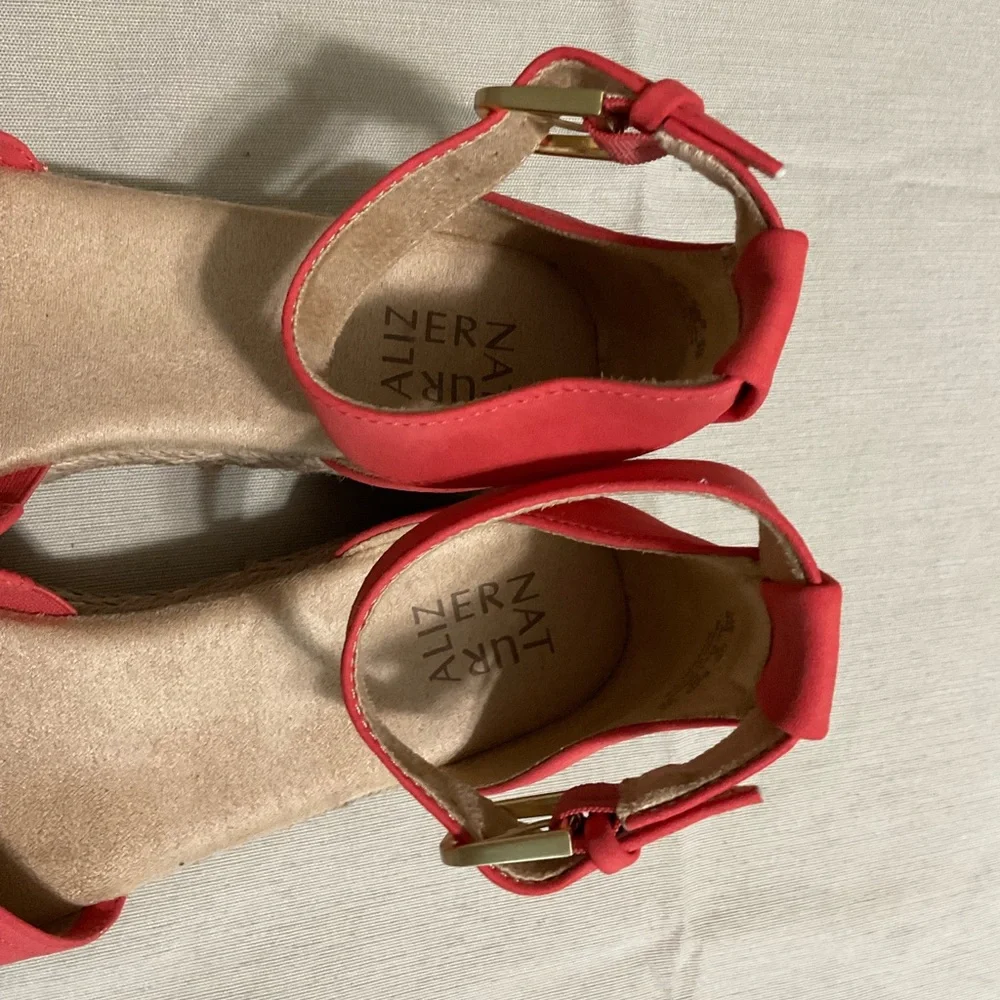 Waverly bright red