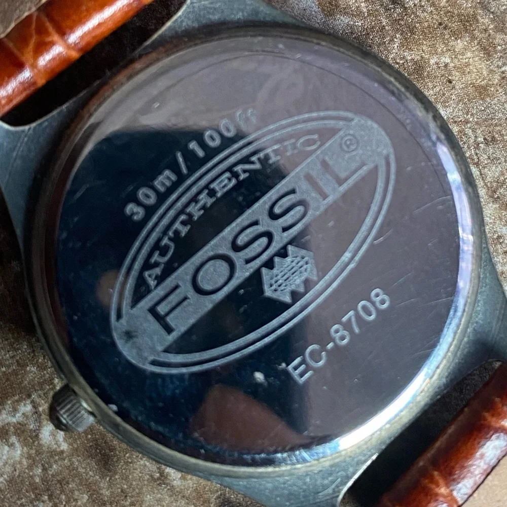 Fossil comes original