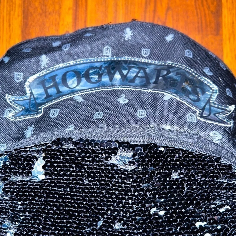 Harry Potter Hogwarts Crest Reversible Sequin Silver/Black School Backpack