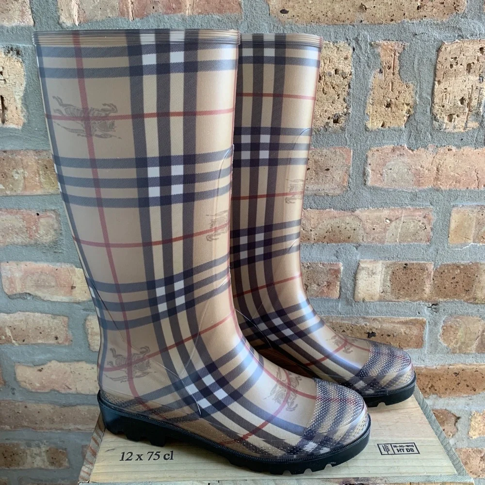 Burberry tall glossy