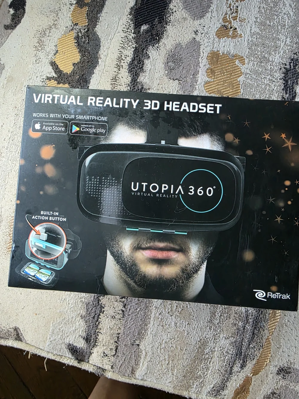 Topia Utopia360° Smartphone VR Headset in Black with Teal Accents