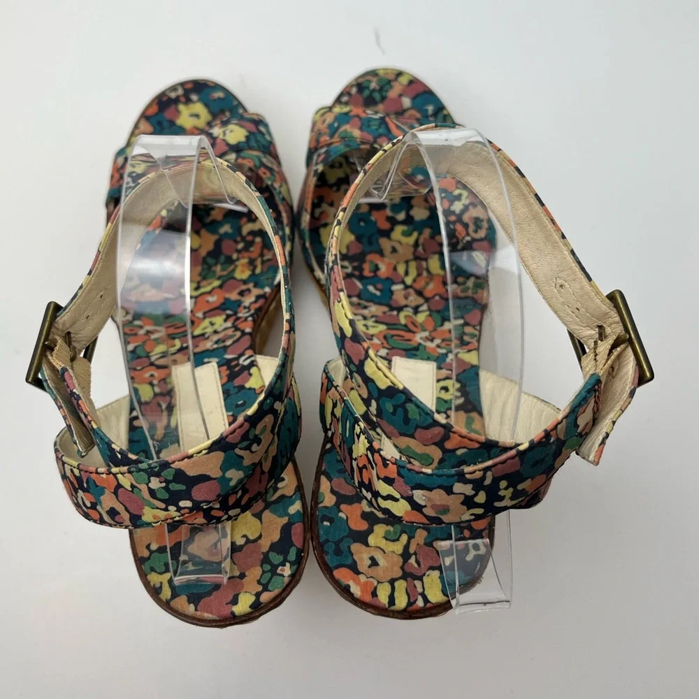 Marc Jacobs item marc