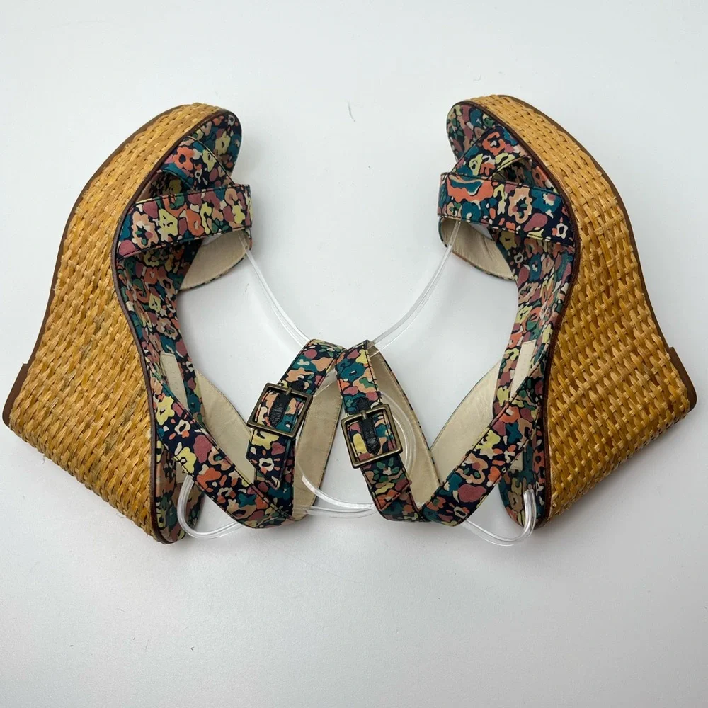 Marc Jacobs item marc