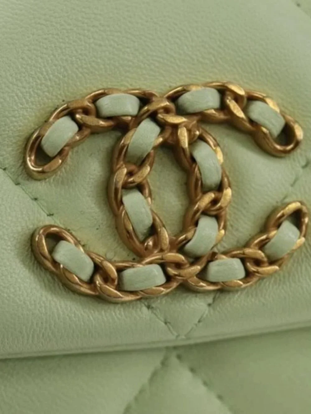 CHANEL 40cm brand	chanel condition	