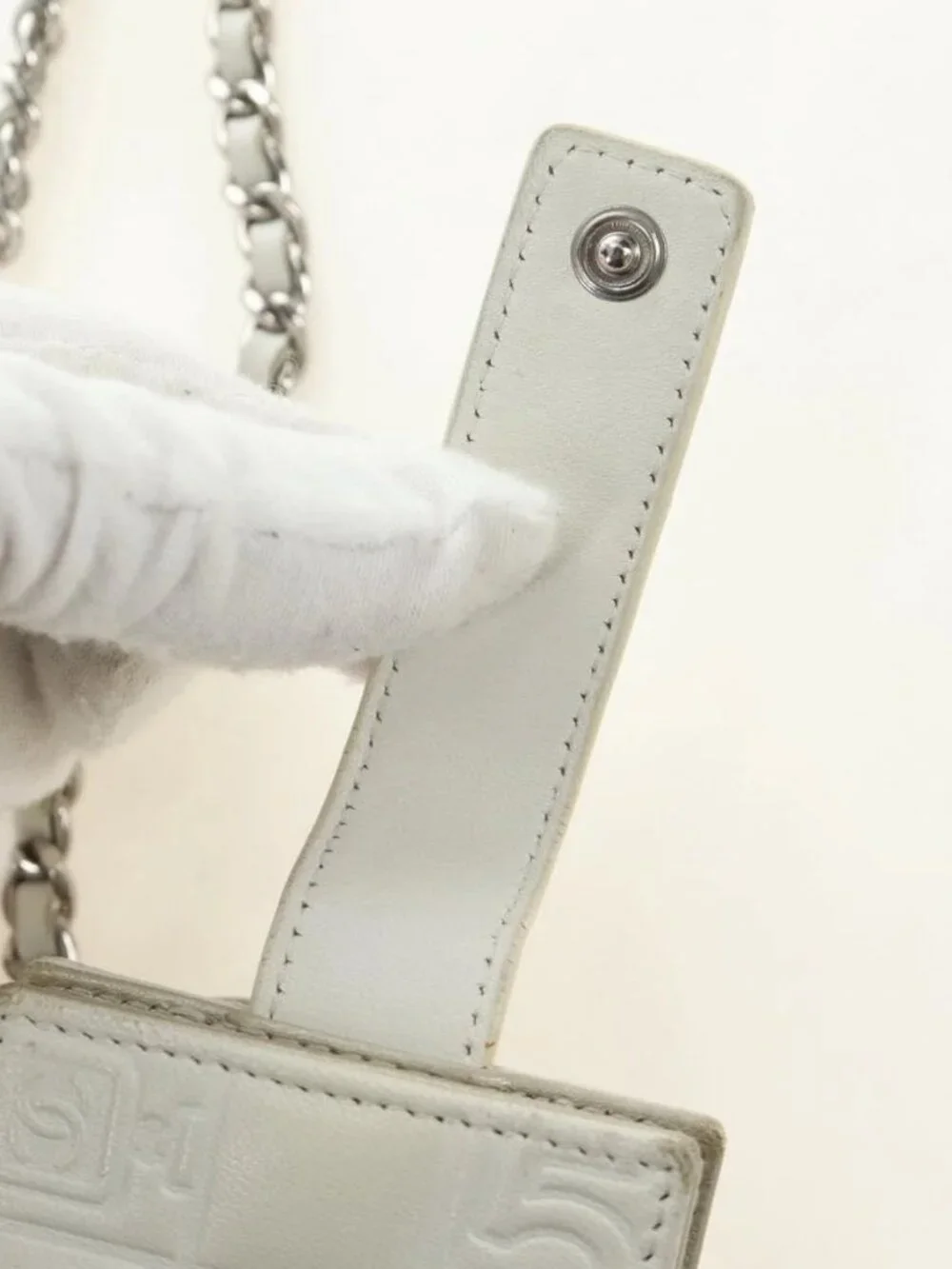 CHANEL brand	chanel color	white