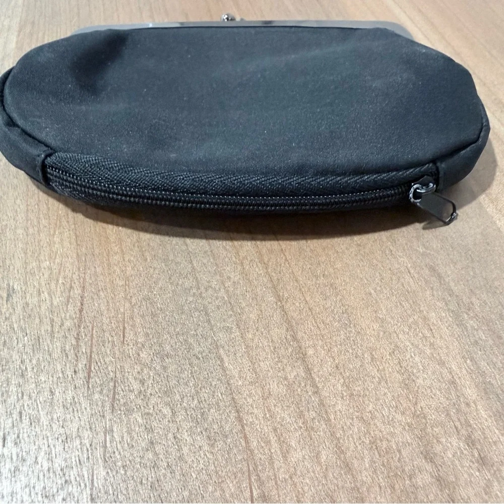 Vintage embroidered black floral clasp coin purse/ clutch bag