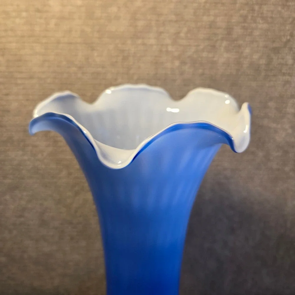 Vintage Murano Glass Blue White Diamond Optic Ruffled Top 14