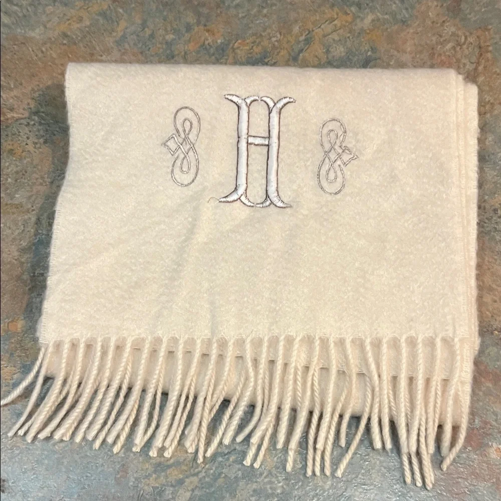 The London Trading Company 100% cashmere scarf Monogram H /2285